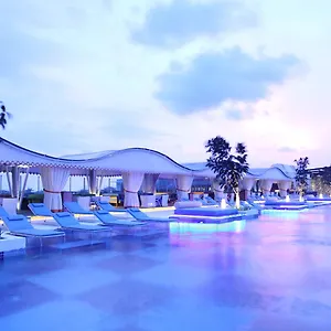 ***** Hotel Ts Bali Indonesië