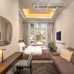 Damas 4*, Budapest Ungheria